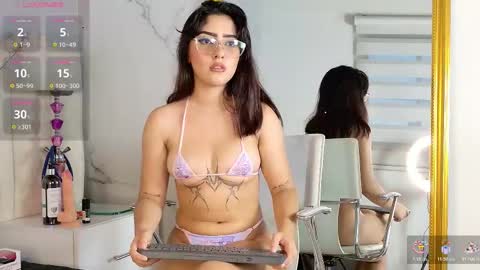 aisha_calloway online show from 18, 11, 2025