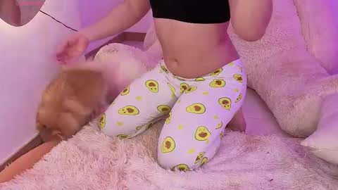 Ash             INDEPENDET MODEL  online show from 19, 12, 2025