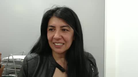 Snapshot of aisha_latina chatting on 4, 3, 2025 Katie online show from 4, 3, 2025