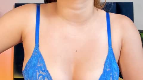 akashamoon  online show from 20, 11, 2025