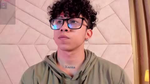 akazaboy online show from 20, 10, 2025