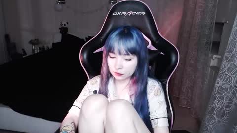 akirahartyx online show from 15, 10, 2025