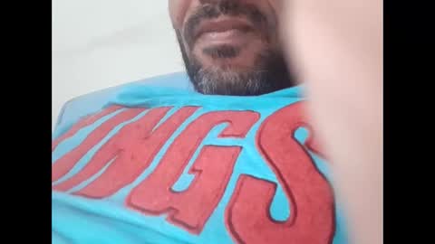 Snapshot of akram_40 chatting on 29, 10, 2025 Brown arab man online show from 29, 10, 2025