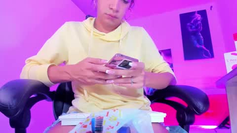 Alahia Rodriguez online show from 8, 1, 2025