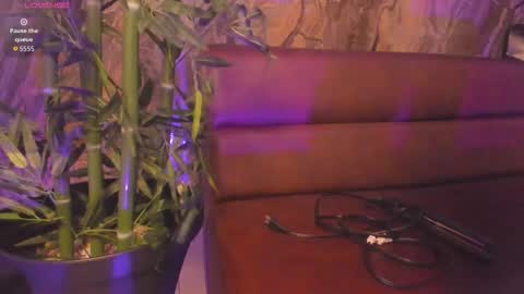 ALAHIA online show from 1, 12, 2025