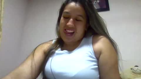 Snapshot of alahia_fox chatting on 3, 3, 2025 alahia online show from 3, 3, 2025