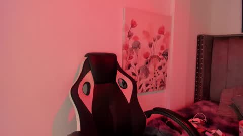 Snapshot of alaia_carter chatting on 14, 10, 2025 Alaia Carter online show from 14, 10, 2025