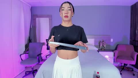 alaiaguerra online show from 6, 11, 2025