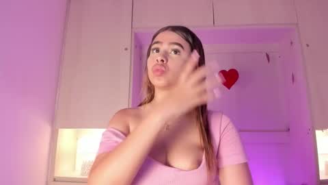 Snapshot of alaiaroose chatting on 5, 3, 2026 alaiaroose online show from 5, 3, 2026