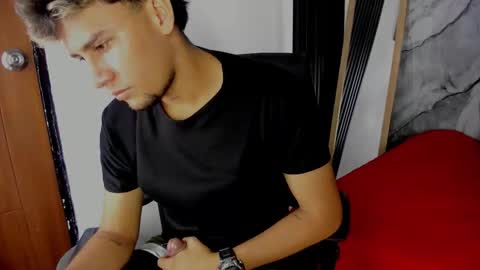 Snapshot of alan__smith chatting on 28, 11, 2025 alan__smith online show from 28, 11, 2025