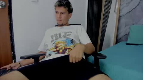 Snapshot of alan__smith chatting on 29, 11, 2025 alan__smith online show from 29, 11, 2025