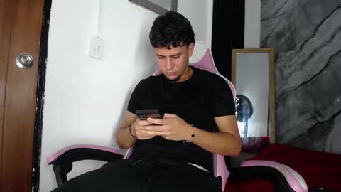 Snapshot of alan__smith chatting on 3, 2, 2026 alan__smith online show from 3, 2, 2026