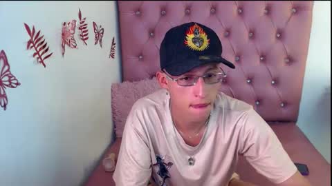 Snapshot of alan_mora chatting on 8, 11, 2025 alan_mora online show from 8, 11, 2025