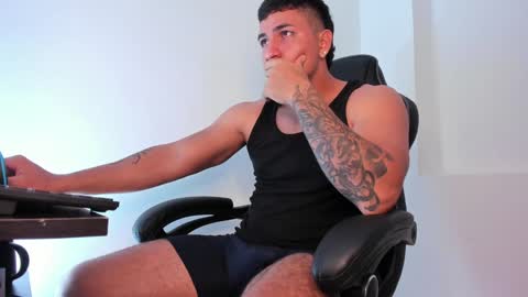 Snapshot of alan_muscle chatting on 5, 2, 2025 Alan online show from 5, 2, 2025