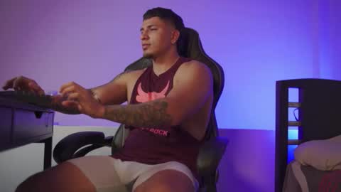 Snapshot of alan_muscle chatting on 17, 11, 2025 Alan online show from 17, 11, 2025