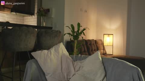 Alana Gasparini online show from 9, 1, 2026