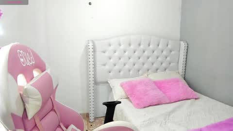 Alana. online show from 13, 1, 2025