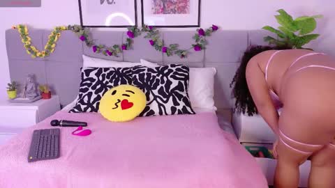 Alanaa  online show from 16, 9, 2025
