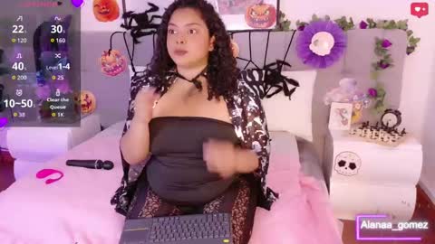 Alanaa  online show from 7, 10, 2025
