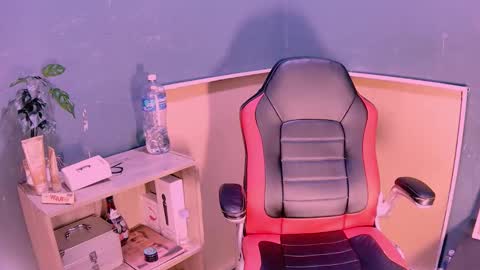 Snapshot of alanadelray chatting on 25, 2, 2025 alanadelray online show from 25, 2, 2025