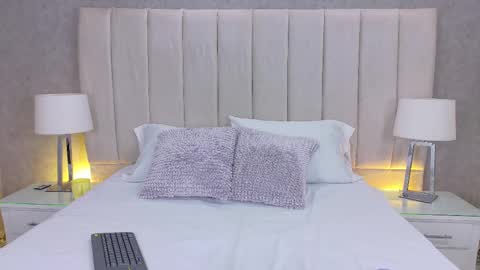 Alanah Bustamante online show from 16, 10, 2025