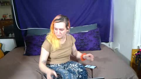 Snapshot of alani_trangirl chatting on 11, 10, 2025 Alani online show from 11, 10, 2025