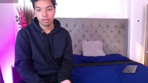 Snapshot of ale_and_shian chatting on 28, 11, 2025 Ale and shian online show from 28, 11, 2025