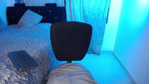   online show from 27, 2, 2025