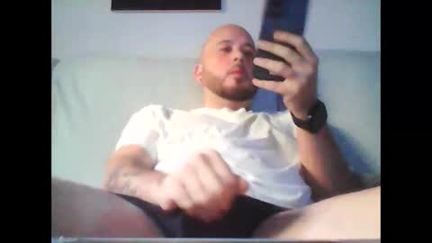 Snapshot of aleeexxxx4u chatting on 10, 10, 2025 aleeexxxx4u online show from 10, 10, 2025