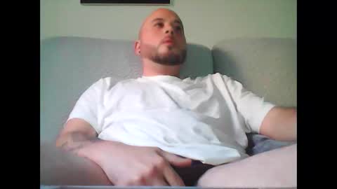 Snapshot of aleeexxxx4u chatting on 20, 10, 2025 aleeexxxx4u online show from 20, 10, 2025