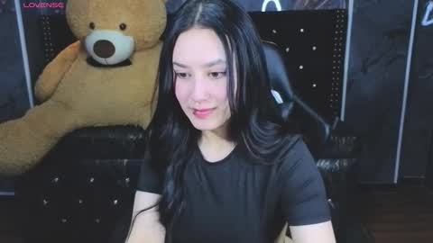 Snapshot of aleja05_b chatting on 25, 11, 2025 aleja online show from 25, 11, 2025