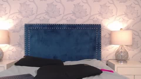  1 online show from 10, 1, 2025