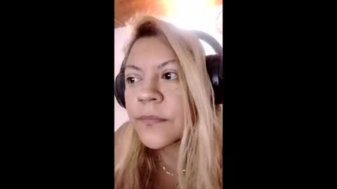 Snapshot of aleja_lollipop chatting on 10, 2, 2026 Aleja online show from 10, 2, 2026