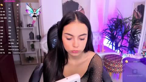 Alejandra online show from 4, 1, 2025