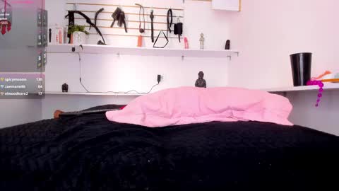 Alejandra online show from 6, 3, 2025