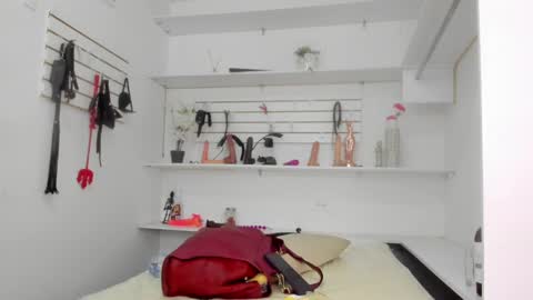 Alejandra online show from 18, 9, 2025