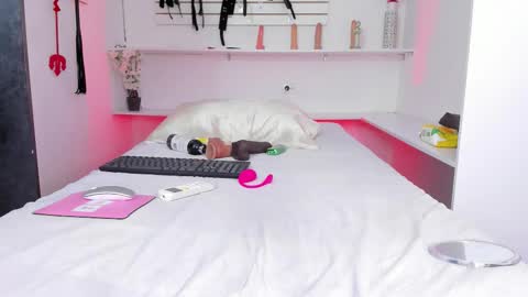 Snapshot of alejandra_dunn chatting on 16, 11, 2025 Alejandra online show from 16, 11, 2025