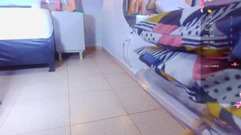 Snapshot of alejandra_martinss chatting on 27, 10, 2025 alejandra martins online show from 27, 10, 2025