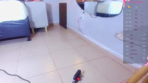 Snapshot of alejandra_martinss chatting on 28, 10, 2025 alejandra martins online show from 28, 10, 2025