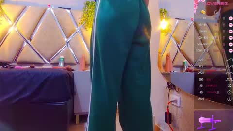 Snapshot of alejandra_martinss chatting on 8, 11, 2025 alejandra martins online show from 8, 11, 2025