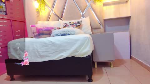 Snapshot of alejandra_martinss chatting on 15, 11, 2025 alejandra martins online show from 15, 11, 2025