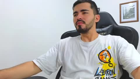 alejandroo_7 online show from 15, 1, 2025