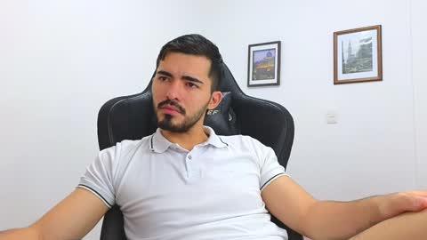 alejandroo_7 online show from 18, 1, 2025