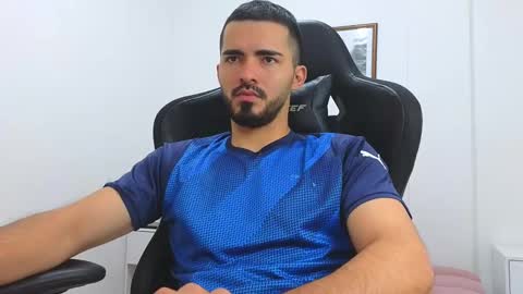 alejandroo_7 online show from 5, 3, 2025