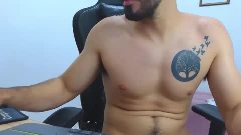 alejandroo_7 online show from 10, 3, 2025