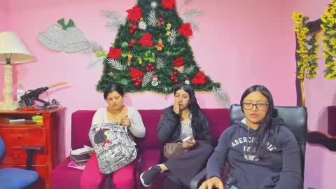 Snapshot of alejita_smithh chatting on 18, 12, 2025 zoe and Kataleya online show from 18, 12, 2025