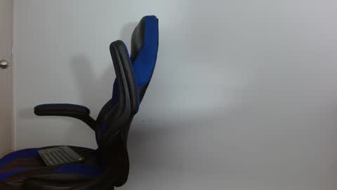Snapshot of alejo_hot23 chatting on 18, 1, 2025 David online show from 18, 1, 2025
