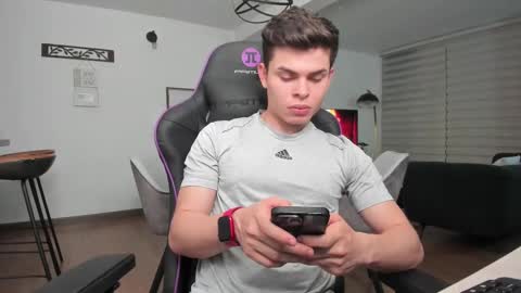 Snapshot of alejoo_twink chatting on 28, 2, 2025 ONLYFANS Alejoo twink online show from 28, 2, 2025