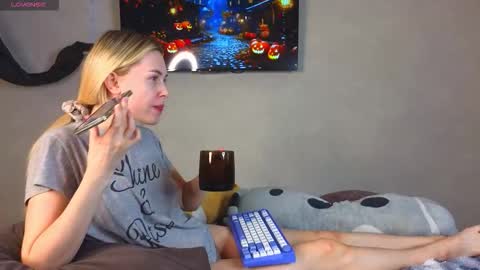 Snapshot of alena_hot_sex chatting on 1, 11, 2025 Alena online show from 1, 11, 2025