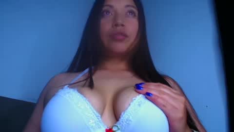 QUEEN OFF MILk  IM BACK  15 NOV online show from 13, 2, 2025
